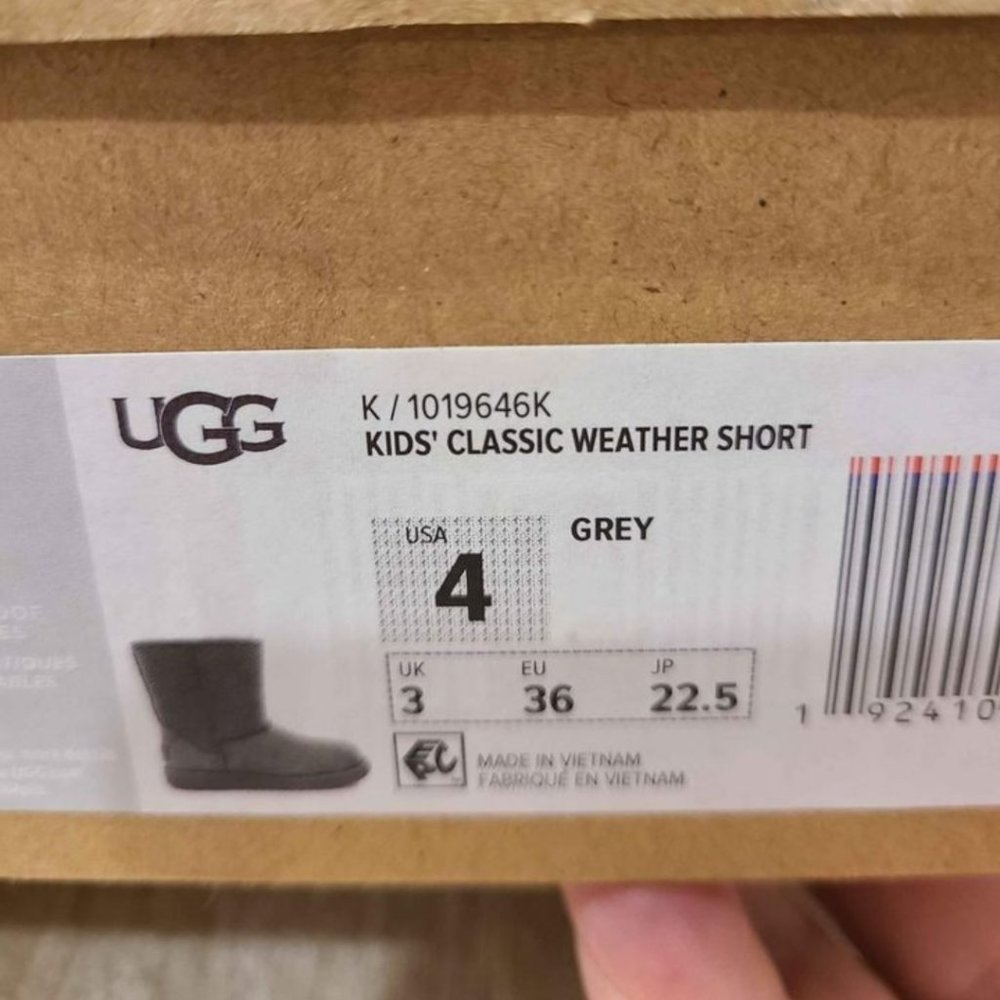 Uggs grey classic short boots brand new size 4